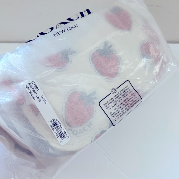 Coach 1941 Swinger Bag 20 with Strawberry Print in Chalk Glovetanned Leather NWT - Picture 6 of 9